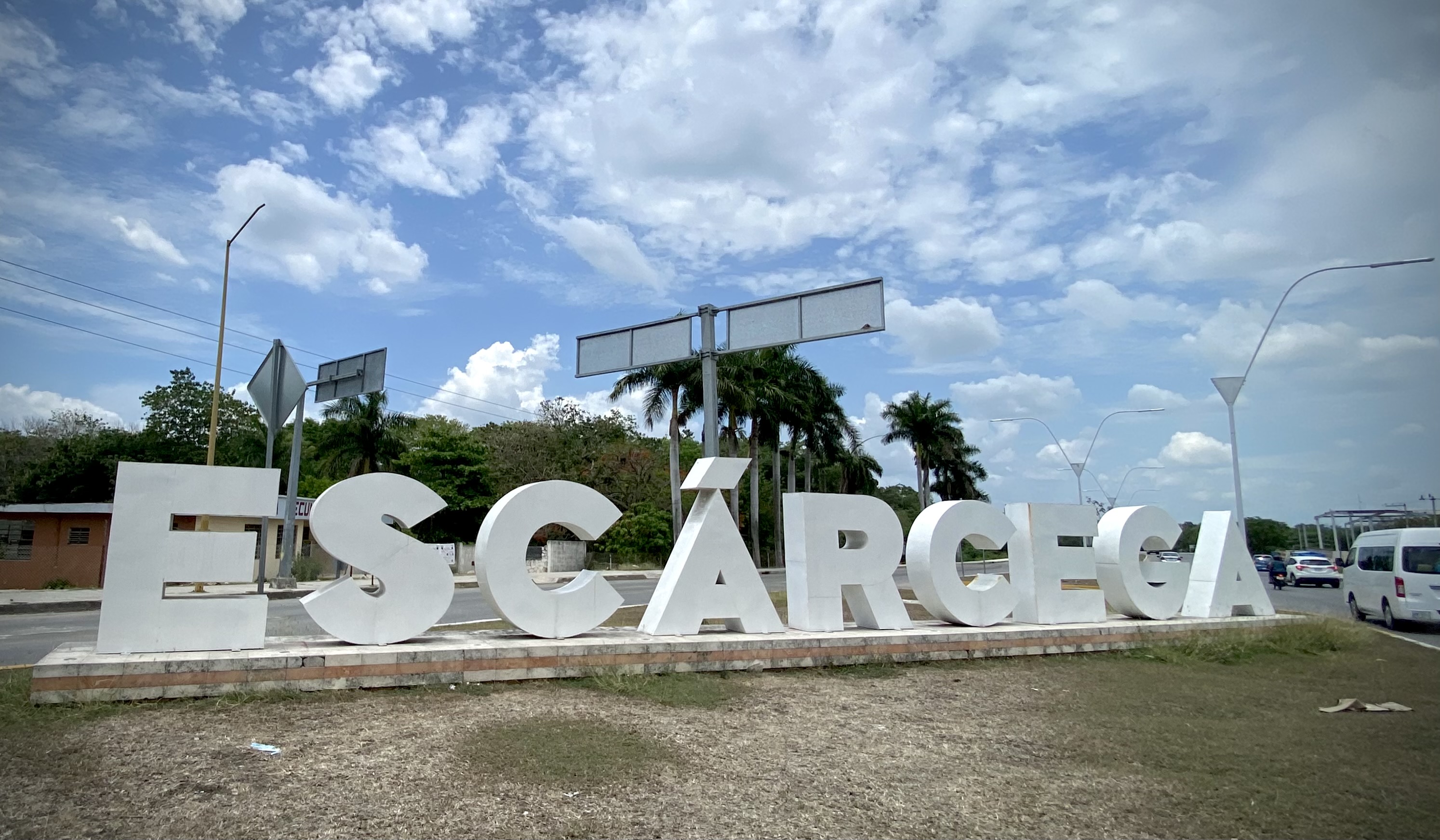 Letras turísticas monumentales de Escárcega